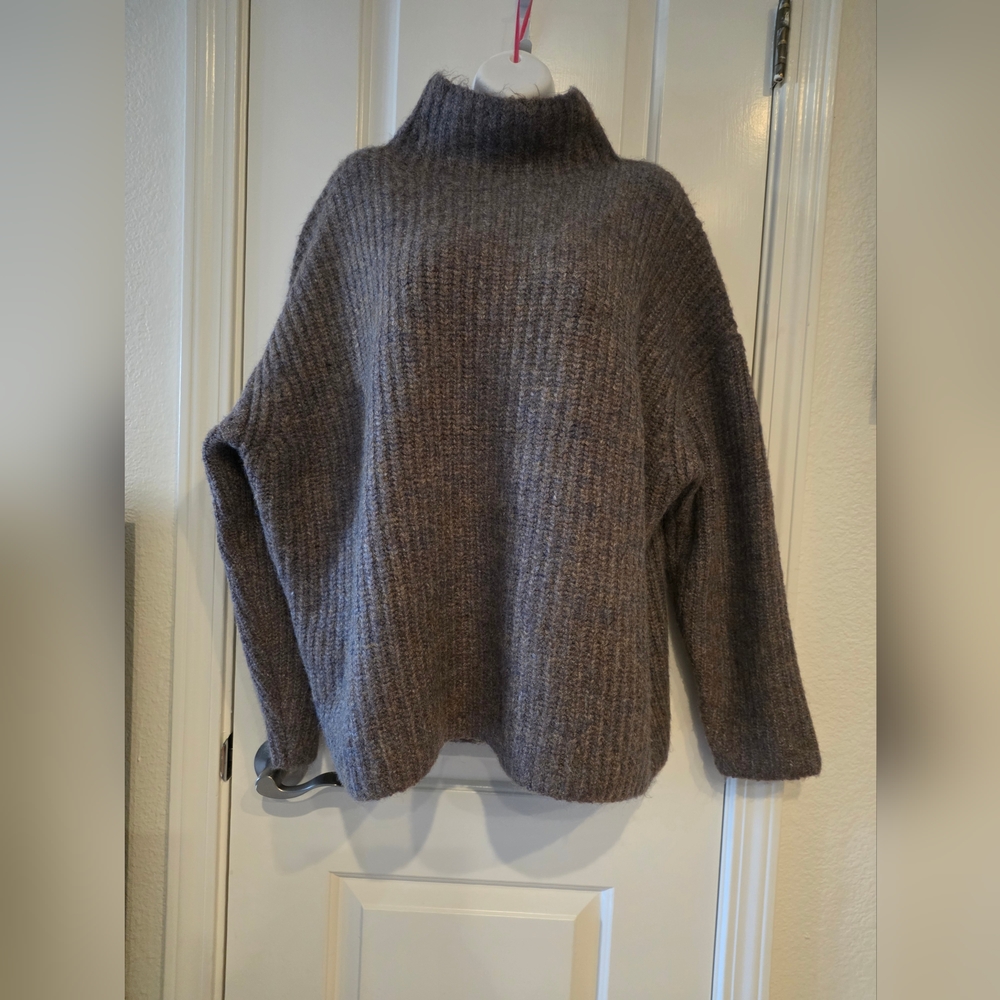 Free People Cowl Neck  Knit Sweater Size XS.